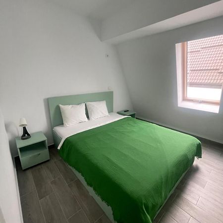 Marisah Residence #6 Otopeni Exteriör bild